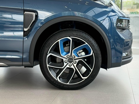 Lynk & Co 01 2024 'full option' ở đại lý: Giá 1,1 tỉ, thêm công nghệ an toàn đấu Mazda CX-5- Ảnh 8. Lynk & Co 01 2024 'full option' ở đại lý: Giá 1,1 tỉ, thêm công nghệ an toàn đấu Mazda CX-5- Ảnh 8.
