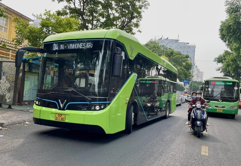 TP.HCM giữ nguyên mức trợ giá cho buýt điện của Vinbus- Ảnh 1. Tuyến buýt điện D4 (Vinhomes Grand Park - bến xe buýt Sài Gòn) bắt đầu hoạt động từ tháng 3-2022