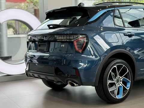 Lynk & Co 01 2024 'full option' ở đại lý: Giá 1,1 tỉ, thêm công nghệ an toàn đấu Mazda CX-5- Ảnh 10. Lynk & Co 01 2024 'full option' ở đại lý: Giá 1,1 tỉ, thêm công nghệ an toàn đấu Mazda CX-5- Ảnh 10.