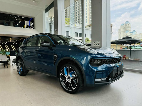 Lynk & Co 01 2024 'full option' ở đại lý: Giá 1,1 tỉ, thêm công nghệ an toàn đấu Mazda CX-5- Ảnh 1. Lynk & Co 01 2024 'full option' ở đại lý: Giá 1,1 tỉ, thêm công nghệ an toàn đấu Mazda CX-5- Ảnh 1.