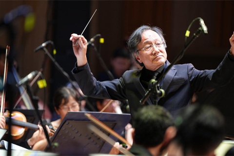 Dàn nghệ sĩ nhí xúng xính nhận giải SIU Piano Competition 2024 lần đầu tiên- Ảnh 4. Các tài năng trẻ bảng B và bảng C nhóm Chuyên nghiệp đã được tập luyện và thi Chung kết cùng Dàn nhạc giao hưởng Nhạc viện TP.HCM dưới sự hướng dẫn của cố vấn nghệ thuật, chỉ huy dàn nhạc - NSƯT Trần Vương Thạch