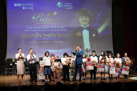 Dàn nghệ sĩ nhí xúng xính nhận giải SIU Piano Competition 2024 lần đầu tiên- Ảnh 8. Thí sinh bảng A nhóm Không chuyên nhận giải