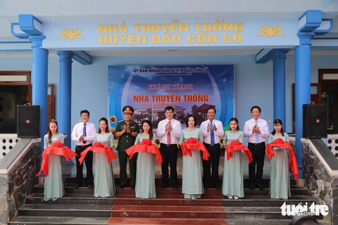 Xây dựng đảo tiền tiêu 2 lần anh hùng mạnh lên từ biển- Ảnh 3. Xây dựng đảo tiền tiêu 2 lần anh hùng mạnh lên từ biển- Ảnh 3.