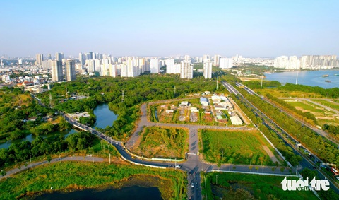 Từ nay không đóng tiền sử dụng, tiền thuê đất sẽ bị thu hồi đất- Ảnh 1. Các dự án bỏ hoang, lãng phí đất đai và vi phạm nghĩa vụ tài chính sẽ bị thu hồi mà không bồi hoàn - Ảnh: NGỌC HIỂN