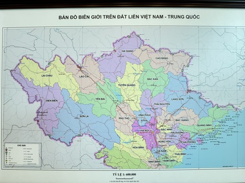 Biên giới đất liền Việt Nam, Trung Quốc và cuộc đàm phán đến 2h sáng ở Hà Nội- Ảnh 4. Bản đồ biên giới trên đất liền Việt Nam - Trung Quốc - Ảnh: Duy Linh chụp lại