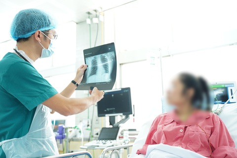 Cứu thai phụ nguy kịch do gãy xương ngón chân sau tai nạn giao thông- Ảnh 1. Thai phụ mắc thuyên tắc phổi nặng, may mắn được các bác sĩ cứu sống ngoạn mục - Ảnh: Bệnh viện cung cấp