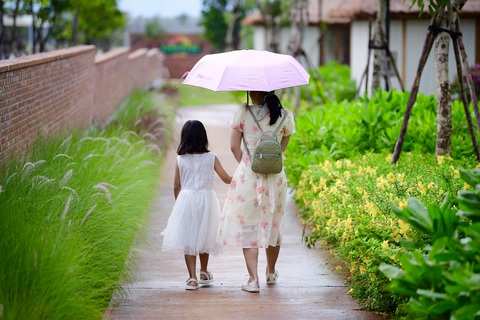 Sau ly hôn, người mẹ trẻ dắt con đi tiếp trên con đường dài… - Ảnh: QUANG ĐỊNH 'Ly hôn xanh' ào ạt, vì đâu?- Ảnh 1.