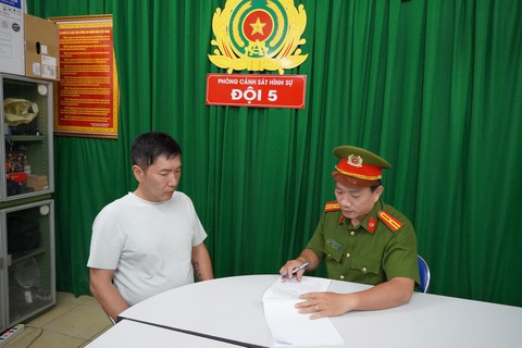 Chủ nhà hàng người nước ngoài cho nhân viên bán dâm ở quận 1, có xe sang đưa đón- Ảnh 2. Chủ nhà hàng người nước ngoài cho nhân viên bán dâm ở quận 1, có xe sang đưa đón- Ảnh 2.