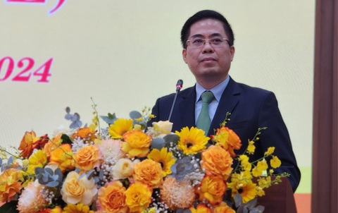 100% phiếu tán thành, ông Nguyễn Hoàng Giang làm chủ tịch UBND tỉnh Quảng Ngãi- Ảnh 1. Ông Nguyễn Hoàng Giang được bầu giữ chức chủ tịch UBND tỉnh Quảng Ngãi - Ảnh: TRẦN MAI