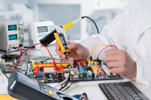 Ngành cơ điện tử là gì? Học trường nào tốt?- Ảnh 3. Chuyên viên tư vấn công nghệ về các giải pháp cơ điện tử (Nguồn: Internet)