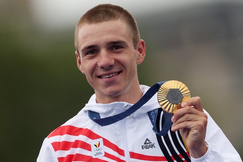 Cựu đội trưởng U16 Bỉ giành vàng môn xe đạp Olympic 2024- Ảnh 1. Ngã rẽ thành công với sự nghiệp xe đạp của Remco Evenepoel - cựu đội trưởng tuyển U16 Bỉ - Ảnh: REUTERS