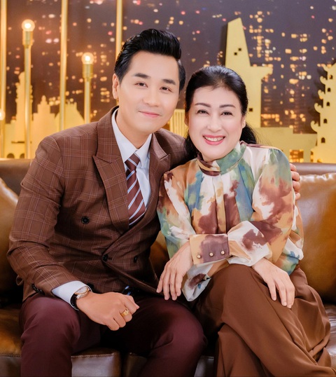 Nghệ sĩ Thanh Thủy nén nỗi đau mất cha, mẹ để diễn hài- Ảnh 2. Nghệ sĩ Thanh Thủy nén nỗi đau mất cha, mẹ để diễn hài- Ảnh 2.