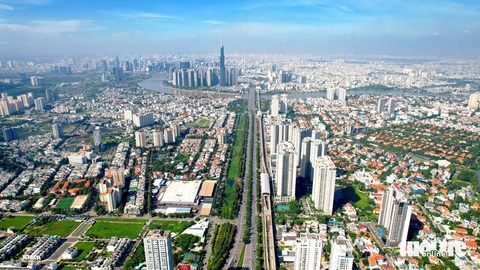Sếp doanh nghiệp địa ốc bỏ túi gần nửa tỉ đồng mỗi tháng - Ảnh 1.