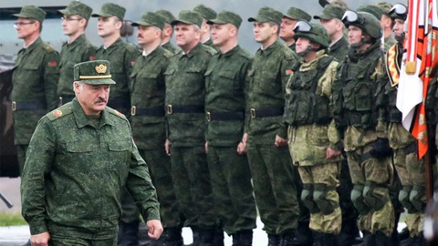 Belarus điều máy bay, - Ảnh 1. Belarus điều máy bay, - Ảnh 1.