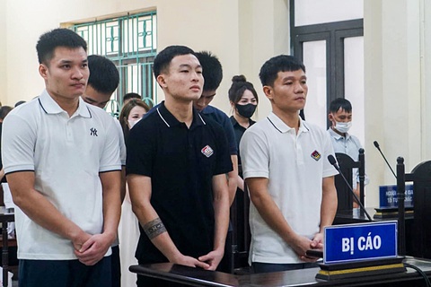 5 cầu thủ Hồng Lĩnh Hà Tĩnh 'mở tiệc' ma túy trong khách sạn hầu tòa - Ảnh 1. 5 cầu thủ Hồng Lĩnh Hà Tĩnh 'mở tiệc' ma túy trong khách sạn hầu tòa - Ảnh 2.