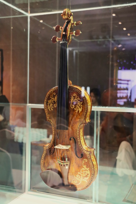 Nhã nhạc cung đình Huế kết hợp giao hưởng hiện đại trong Huế Symphony - Ảnh 3. Nhã nhạc cung đình Huế kết hợp giao hưởng hiện đại trong Huế Symphony - Ảnh 3.