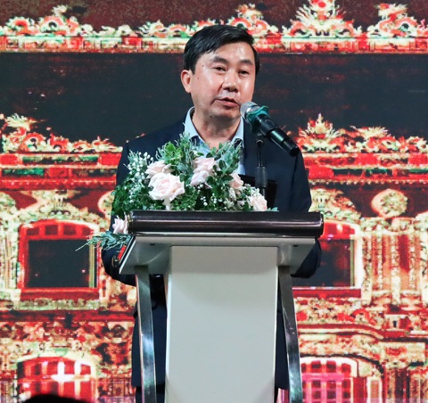Nhã nhạc cung đình Huế kết hợp giao hưởng hiện đại trong Huế Symphony - Ảnh 4. Nhã nhạc cung đình Huế kết hợp giao hưởng hiện đại trong Huế Symphony - Ảnh 4.