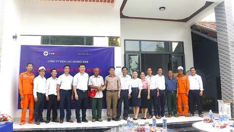 PC Quảng Nam hoàn thành bàn giao 5 nhà tình nghĩa năm 2024 - Ảnh 1.
