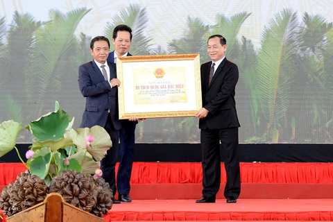 Kỷ niệm 160 năm ngày anh hùng dân tộc Trương Định tuẫn tiết - Ảnh 1. Kỷ niệm 160 năm ngày anh hùng dân tộc Trương Định tuẫn tiết - Ảnh 2.