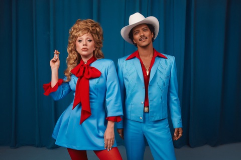 Lady Gaga 'bắt tay' Bruno Mars tạo nên màn 'collab' chấn động làng US-UK - Ảnh 1. Lady Gaga cùng Bruno Mars tạo màn 'collab' chấn động làng US-UK - Ảnh 1.