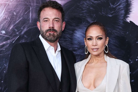 Tin tức giải trí 21-8: Quyền Linh dầm mưa, chịu nguy hiểm đóng phim; Jennifer Lopez ly hôn- Ảnh 6. Tin tức giải trí 21-8: Quyền Linh dầm mưa, chịu nguy hiểm đóng phim; Jennifer Lopez ly hôn- Ảnh 6.
