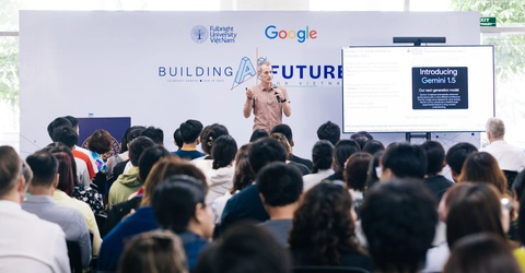 Giám đốc Khoa học Google: Tôi cũng không theo kịp công nghệ - Ảnh 1. Giám đốc Khoa học Google: Tôi cũng không theo kịp công nghệ - Ảnh 1.