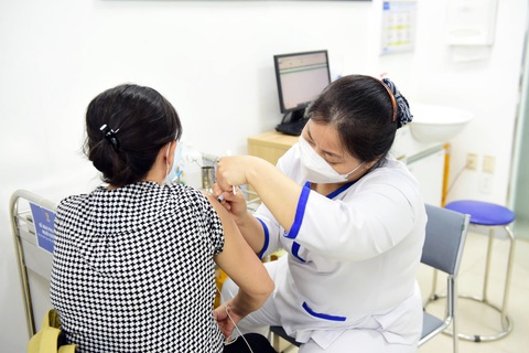 Bệnh sởi nặng, đêm cũng phải đưa trẻ đến viện ngay - Ảnh 2. Bệnh sởi nặng, đêm cũng phải đưa trẻ đến viện ngay - Ảnh 2.
