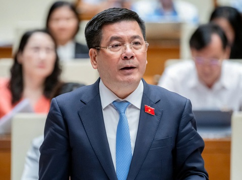 Bộ trưởng Nguyễn Hồng Diên: Không có việc điều hành giá điện bất cập gây lỗ lớn cho EVN- Ảnh 1. Bộ trưởng Nguyễn Hồng Diên: Không có việc điều hành giá điện bất cập gây lỗ lớn cho EVN- Ảnh 1.