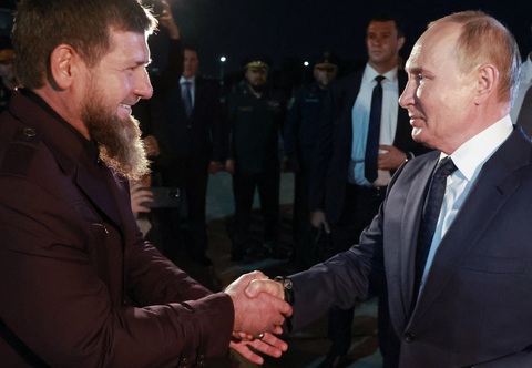 Ông Putin thăm Chechnya lần đầy tiên sau hơn 10 năm - Ảnh 1. Ông Putin thăm Chechnya lần đầy tiên sau hơn 10 năm - Ảnh 1.