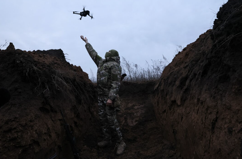 Drone của Ukraine ồ ạt tấn công Matxcơva- Ảnh 1. Drone của Ukraine ồ ạt tấn công Matxcơva- Ảnh 1.
