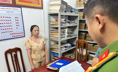 'Nổ' biết giải bùa ngải, nữ quái lừa đảo chiếm đoạt 1,9 tỉ đồng - Ảnh 1.