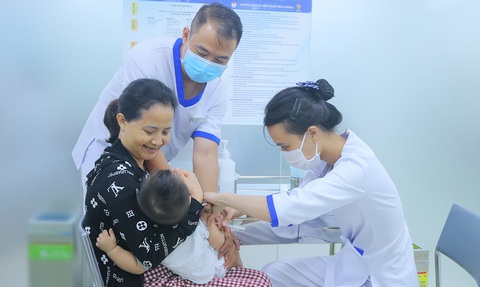 Nỗ lực khống chế dịch sởi- Ảnh 1. Nỗ lực khống chế dịch sởi- Ảnh 1.