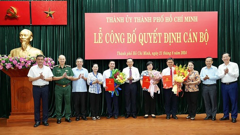 Thành ủy TP.HCM bổ sung 4 ủy viên Ban Thường vụ - Ảnh 1. Thành ủy TP.HCM bổ sung 4 ủy viên Ban Thường vụ - Ảnh 2.