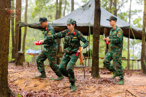 Thùy Tiên khi được đẩy vào giới hạn - Ảnh 6. Thùy Tiên khi được đẩy vào giới hạn - Ảnh 6.