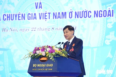 Hơn 400 kiều bào dự ‘Hội nghị Diên Hồng’ để hiến kế cho quê hương - Ảnh 6. Hơn 400 kiều bào dự ‘Hội nghị Diên Hồng’ hiến kế cho quê hương - Ảnh 6.