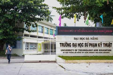 Đại học Đà Nẵng lên tiếng vụ giảng viên dùng bản in thử suốt 5 năm vì 'tưởng sách thật' - Ảnh 1. Đại học Đà Nẵng lên tiếng vụ giảng viên dùng bản in thử suốt 5 năm vì 'tưởng sách thật' - Ảnh 2.
