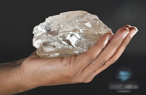 Tìm được viên kim cương 2.492 carat, lớn thứ hai lịch sử- Ảnh 1. Tìm được viên kim cương 2.492 carat, lớn thứ hai lịch sử - Ảnh 1.