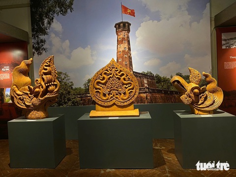 Ngắm bảo vật quốc gia trống đồng Cổ Loa, bát sứ hình rồng ở Những ngày Hà Nội tại TP.HCM - Ảnh 9. Ngắm bảo vật quốc gia trống đồng Cổ Loa, bát sứ hình rồng ở Những ngày Hà Nội tại TP.HCM - Ảnh 9.