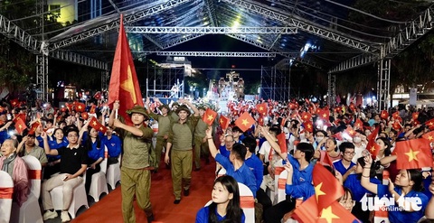 Những ngày Hà Nội tại TP.HCM khai mạc trên đường đi bộ Nguyễn Huệ - Ảnh 8. Những ngày Hà Nội tại TP.HCM khai mạc trên đường đi bộ Nguyễn Huệ - Ảnh 9.