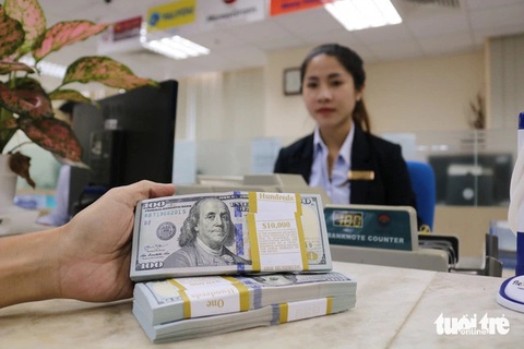 Tin tức sáng 24-8: Tỉ giá hạ nhiệt; 3 triệu trẻ Việt Nam mắc tật khúc xạ - Ảnh 1. Tin tức sáng 24-8: Tỉ giá hạ nhiệt; 3 triệu trẻ Việt Nam mắc tật khúc xạ - Ảnh 1.