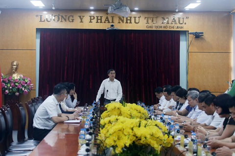 Bộ Y tế đề nghị Bệnh viện K tiếp tục rà soát, ‘không có vùng cấm’ nếu phát hiện tiêu cực - Ảnh 1. Bộ Y tế làm việc với Bệnh viện K, yêu cầu rà soát ‘không có vùng cấm’ - Ảnh 1.