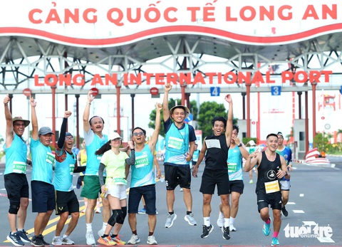 Runner Võ Quốc Thắng khuấy động đường chạy GreenUP Marathon 2024- Ảnh 7. Runner Võ Quốc Thắng khuấy động đường chạy GreenUP Marathon 2024 - Ảnh 8.
