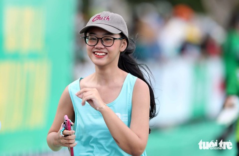 Những runner nữ xinh đẹp trên đường chạy GreenUP Marathon Long An 2024- Ảnh 7. Những runner nữ xinh đẹp trên đường chạy GreenUP Marathon Long An 2024 - Ảnh 7.