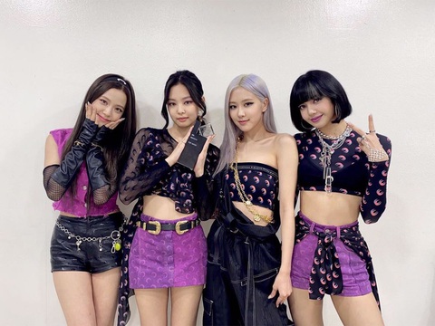 Mỗi thành viên Blackpink kiếm được hơn 15 tỉ cho mỗi bài đăng trên Instagram - Ảnh 1. Choáng với cát sê của BlackPink trên Instagram - Ảnh 1.