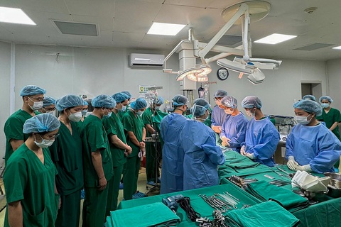 Chàng trai Hà Nội hiến tạng cứu 5 người - Ảnh 1. Chàng trai Hà Nội hiến tạng cứu 5 người - Ảnh 2.