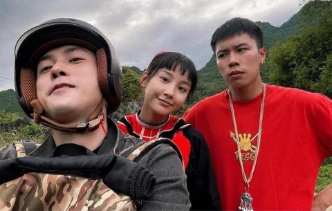 Phim 'Đi giữa trời rực rỡ': Pu và Chải có cảnh tình cảm đầu tiên - Ảnh 1.