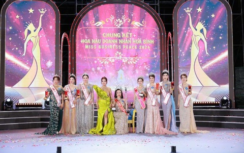 Một đêm thêm 7 hoa hậu và á hậu: 'Nhộn nhạo như game show'- Ảnh 1. Một đêm thêm 7 hoa hậu và á hậu: 'Nhộn nhạo như game show'- Ảnh 1.