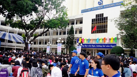 Khánh Hòa điều động, bổ nhiệm nhiều cán bộ sở, Khatoco và Khu kinh tế Vân Phong - Ảnh 2. Khánh Hòa điều động, bổ nhiệm nhiều cán bộ sở, Khatoco và Khu kinh tế Vân Phong - Ảnh 2.