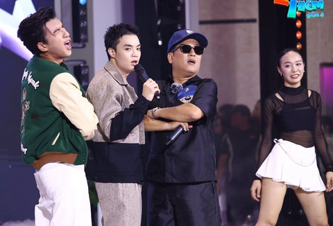 Cris Phan, Kiều Minh Tuấn khóc trong 2 ngày 1 đêm - Ảnh 3. Cris Phan, Kiều Minh Tuấn khóc trong 2 ngày 1 đêm - Ảnh 3.