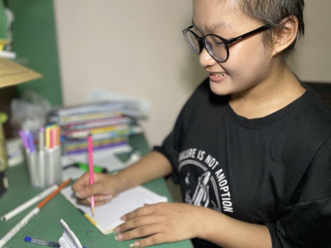 Cô bệnh nhân Bệnh viện Ung bướu được tuyển thẳng vào đại học - Ảnh 4. Cô bệnh nhân Bệnh viện Ung bướu được tuyển thẳng vào đại học - Ảnh 3.